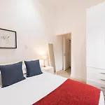 Lupus Street Apartment